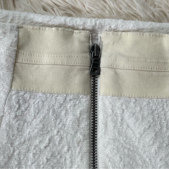 ALICE + OLIVIA Pleated Cloqué Midi Skirt textured viscose blend ivory size 6 - Picture 9 of 9